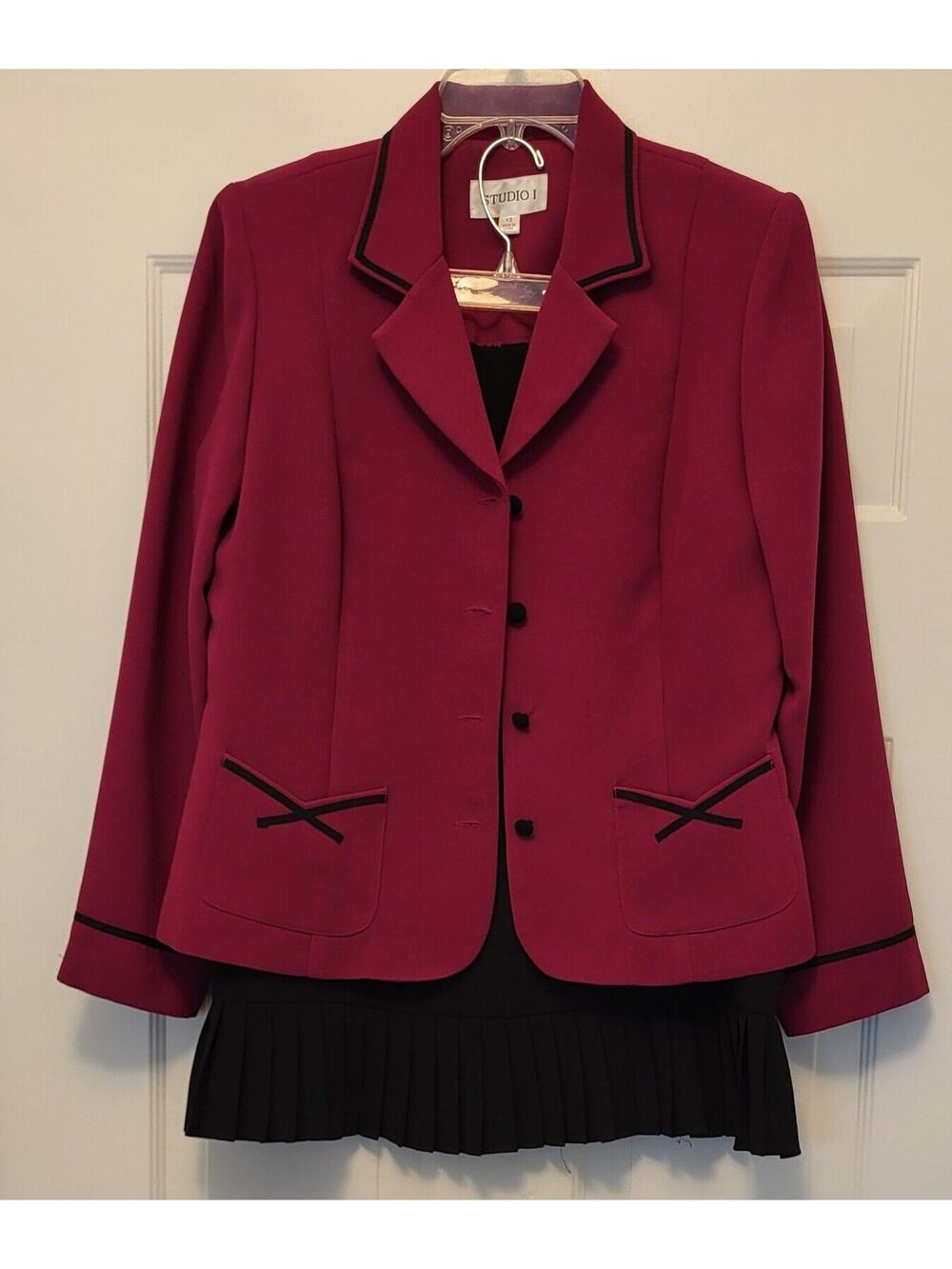 Studio I Womens 2 Pc Suit w/Skirt Maroon & Black Size 12